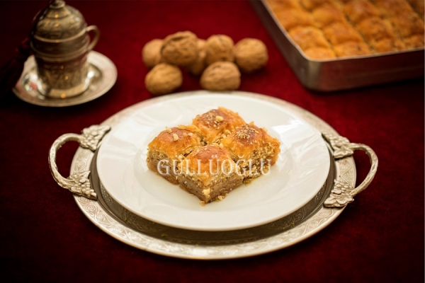 Cevizli Ev Baklavası